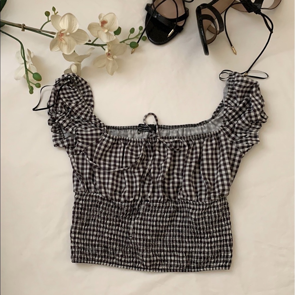 Checkered Cropped Top - Picture 2 of 3